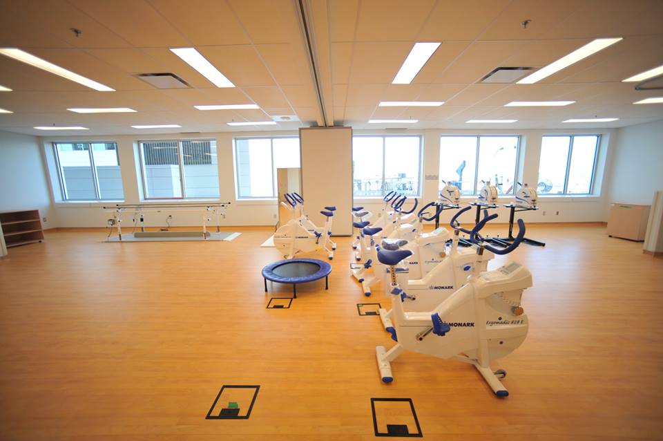 Exerciceurs et salle d'activité physique du Centre universitaire de Santé McGill